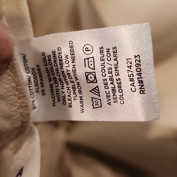 Women's tan shorts - Picture 4 of 6